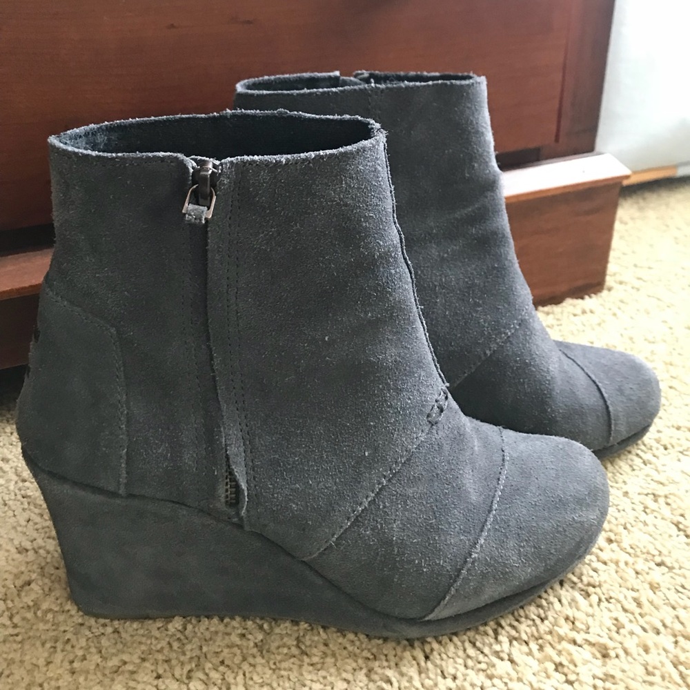 TOMS gray suede desert wedge bootie size 9.5